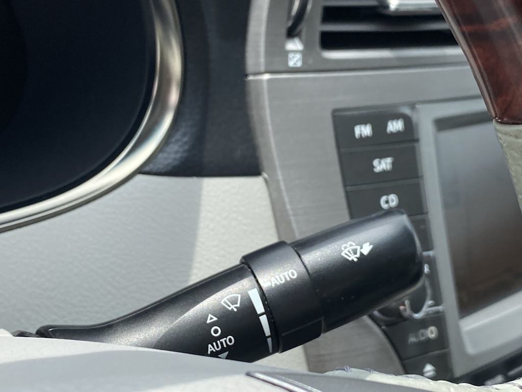 Thumbnail: 2011 Toyota Avalon - 30