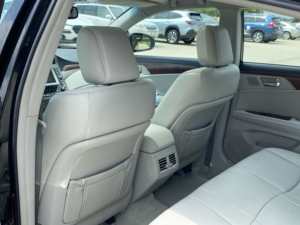 Thumbnail: 2011 Toyota Avalon - 12