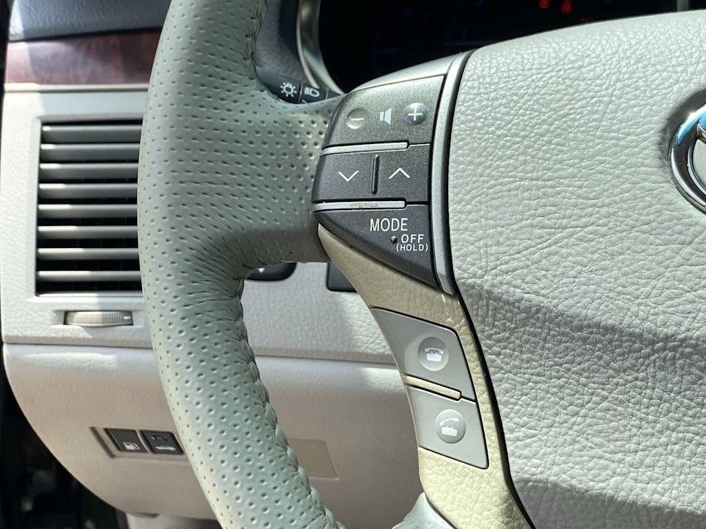 Thumbnail: 2011 Toyota Avalon - 28
