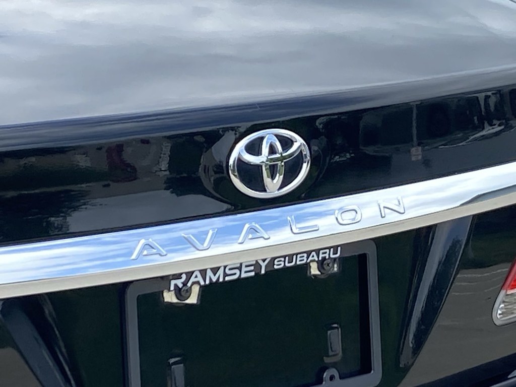 Thumbnail: 2011 Toyota Avalon - 6