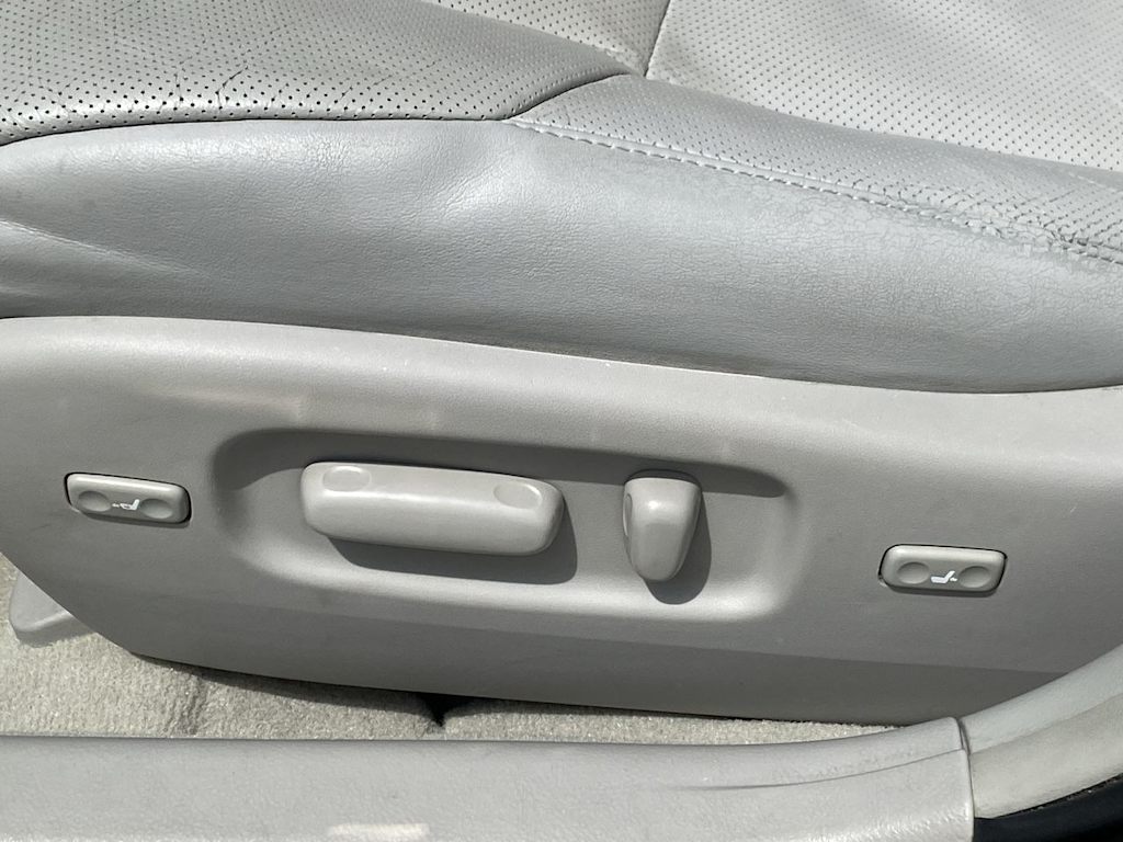 Thumbnail: 2011 Toyota Avalon - 24