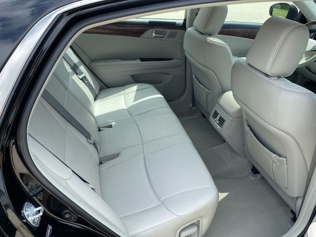 Thumbnail: 2011 Toyota Avalon - 27