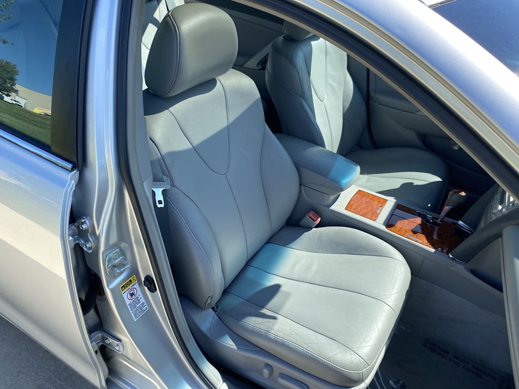 Thumbnail: 2010 Toyota Camry - 12