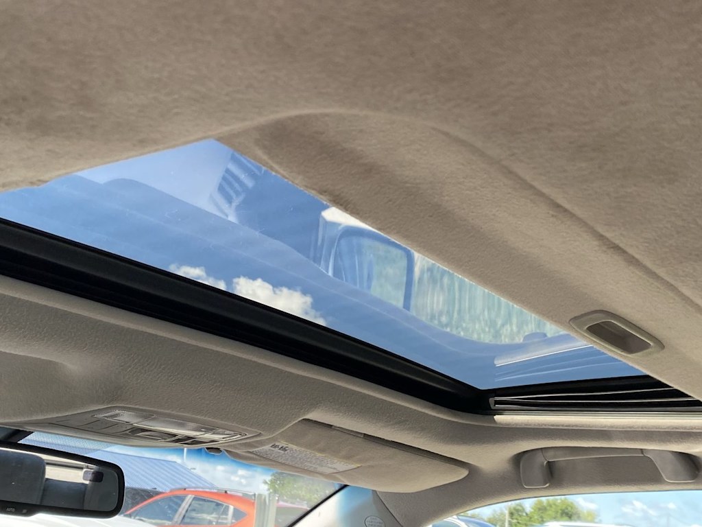 Thumbnail: 2010 Toyota Camry - 25