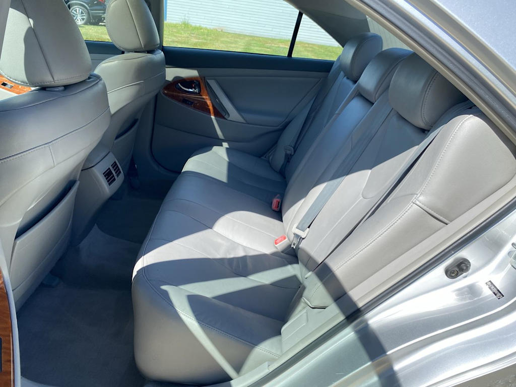 Thumbnail: 2010 Toyota Camry - 26