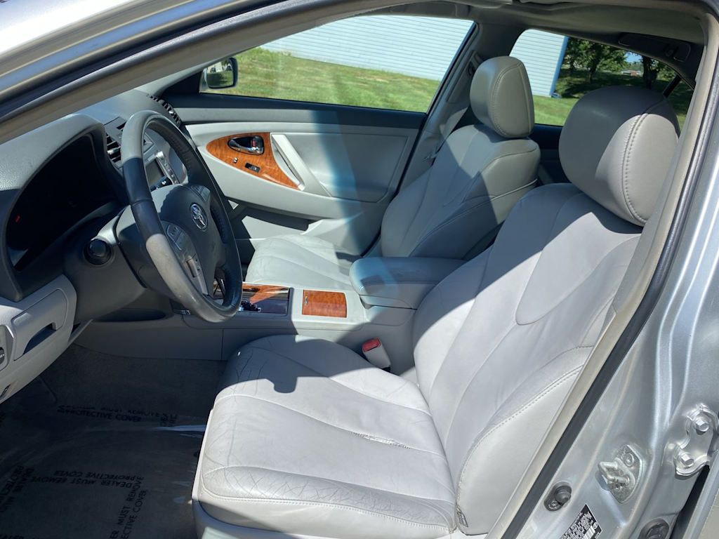 Thumbnail: 2010 Toyota Camry - 11