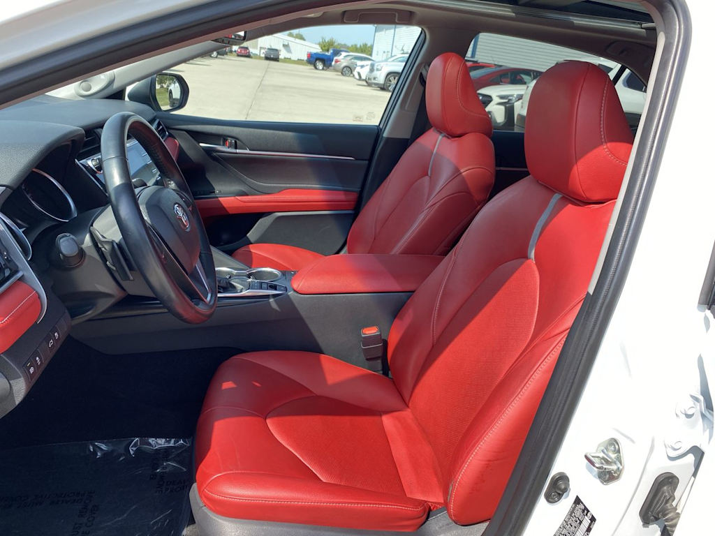 Thumbnail: 2018 Toyota Camry - 10