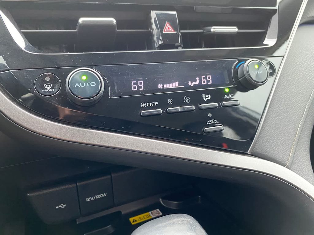 Thumbnail: 2022 Toyota Camry - 32