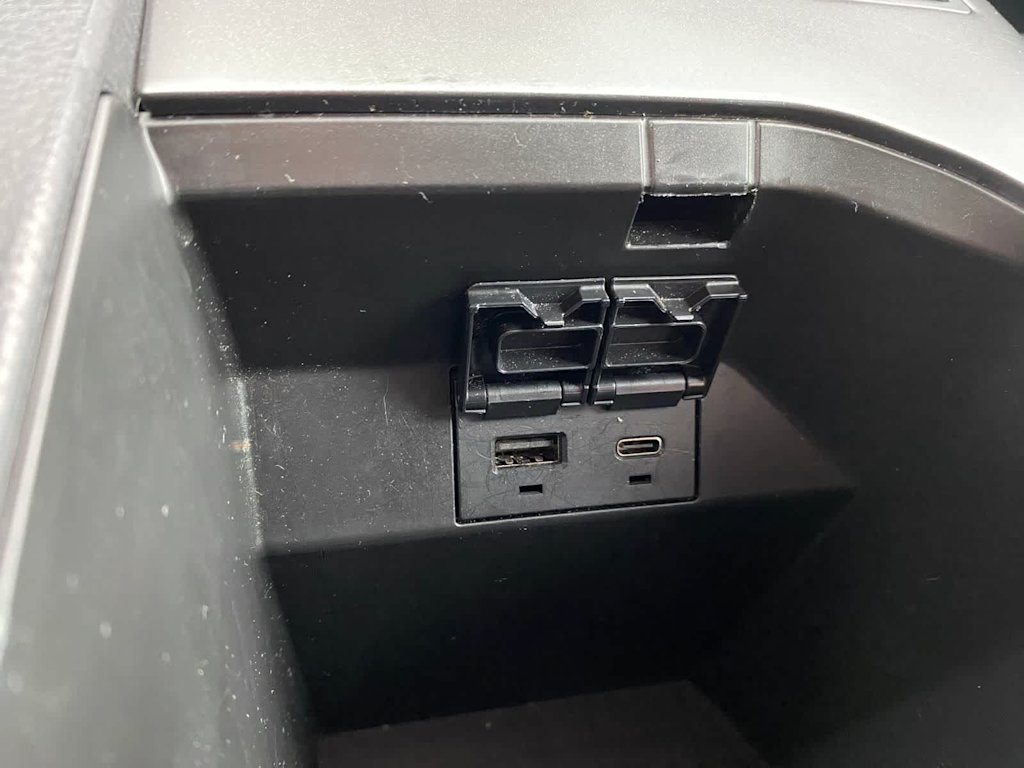 Thumbnail: 2022 Toyota Camry - 34