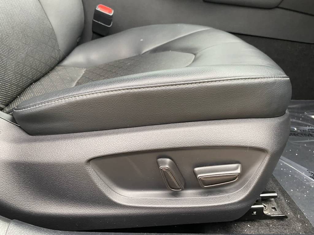 Thumbnail: 2022 Toyota Camry - 27