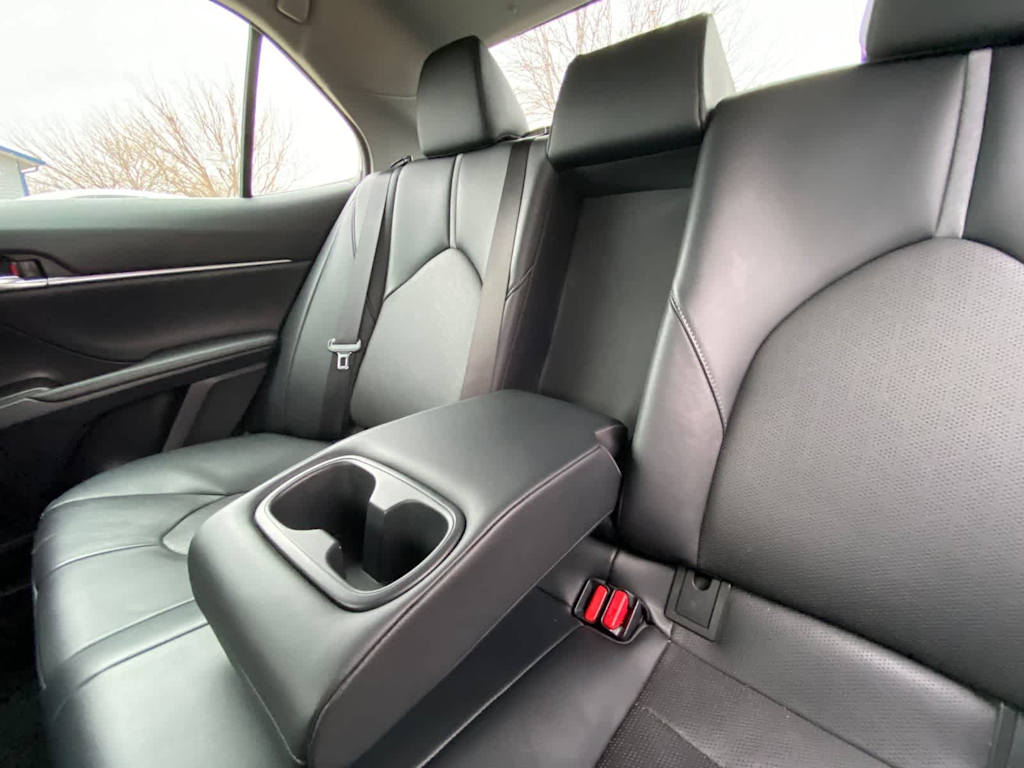 Thumbnail: 2022 Toyota Camry - 10