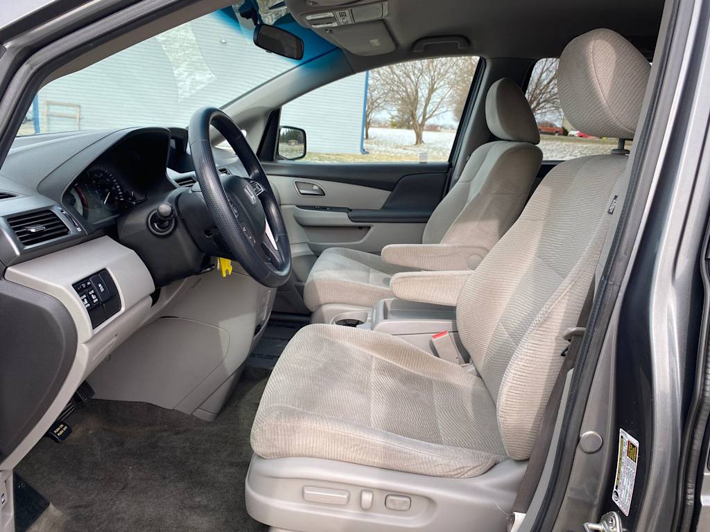 Thumbnail: 2012 Honda Odyssey - 10