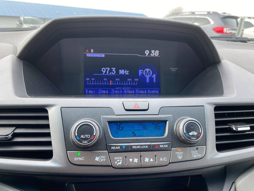 Thumbnail: 2012 Honda Odyssey - 13