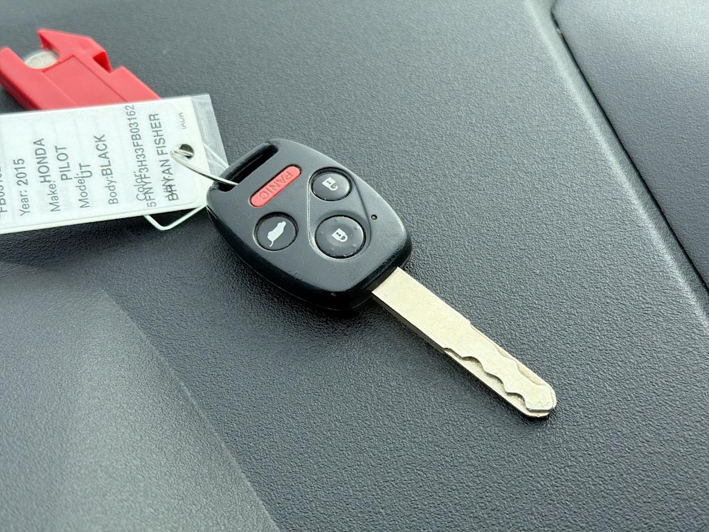 Thumbnail: 2015 Honda Pilot - 17