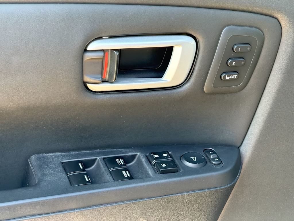 Thumbnail: 2013 Honda Pilot - 23