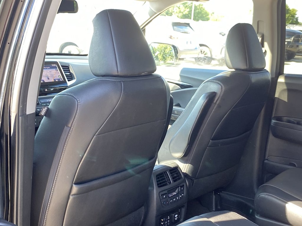Thumbnail: 2016 Honda Pilot - 12