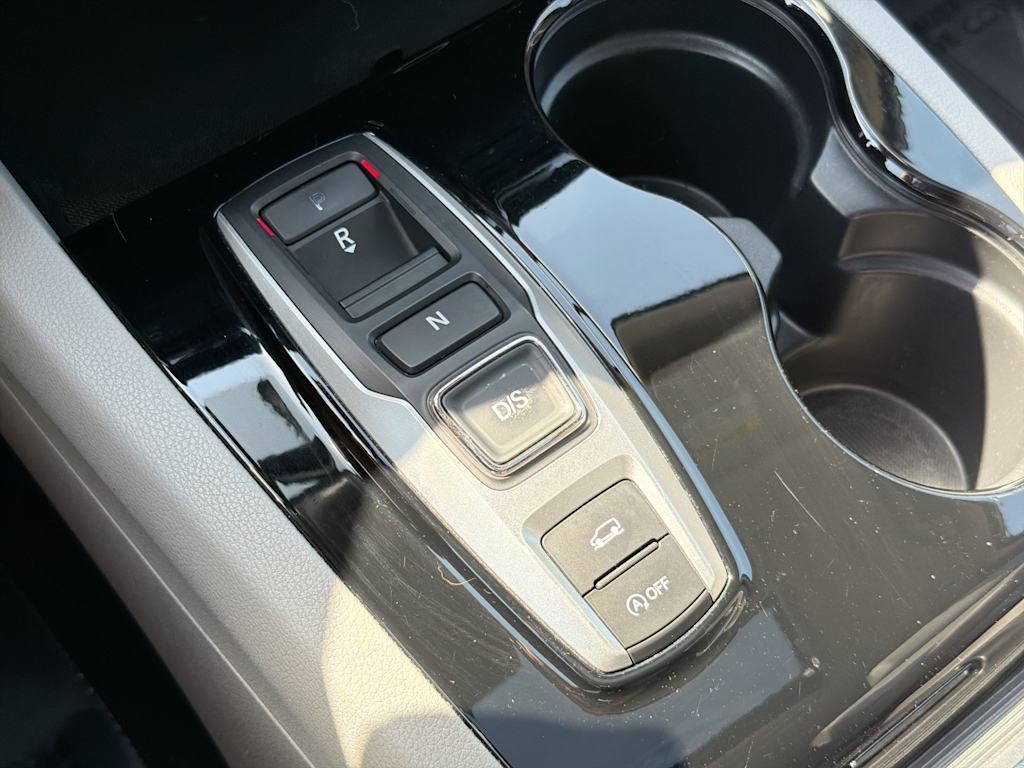 Thumbnail: 2016 Honda Pilot - 15