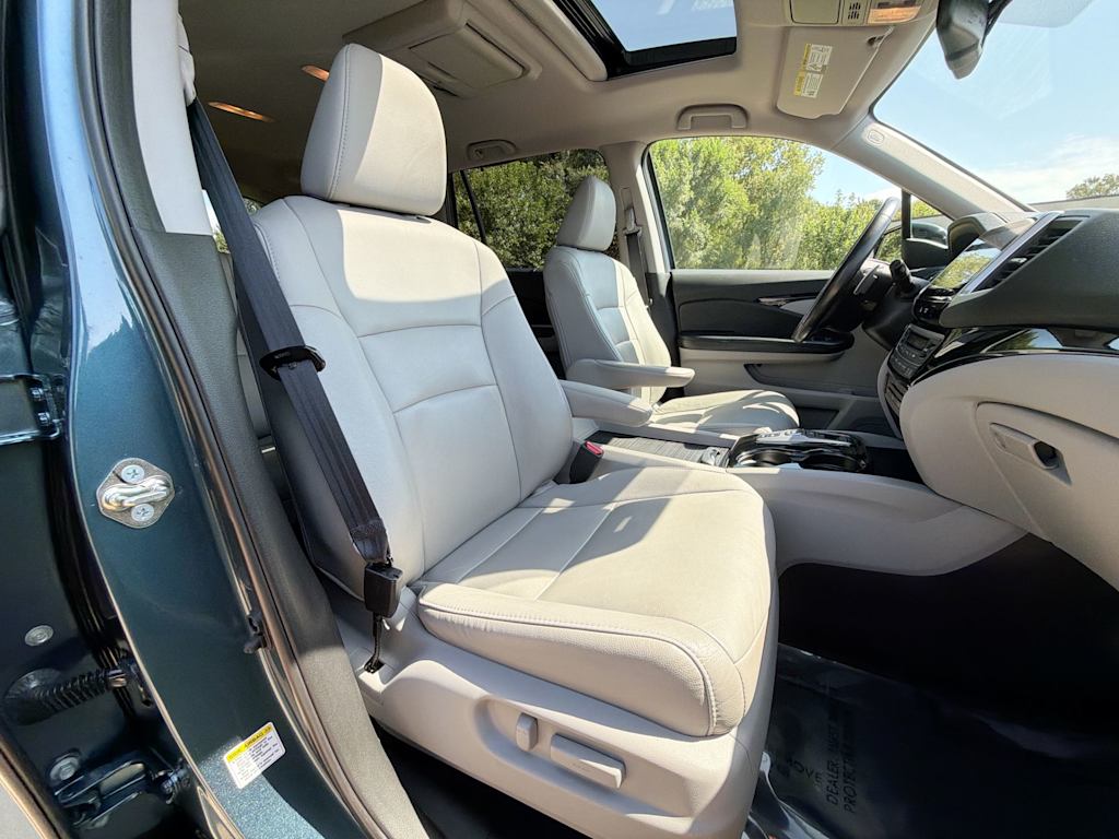 Thumbnail: 2016 Honda Pilot - 11