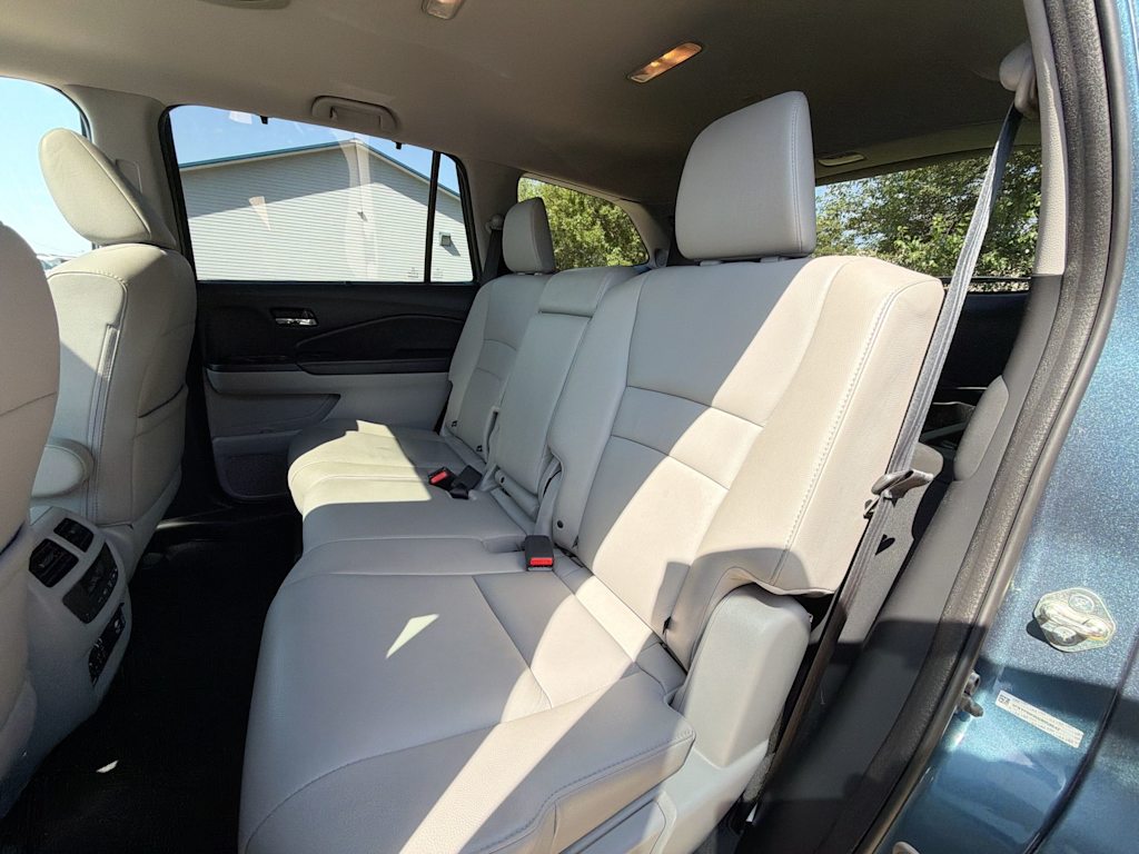 Thumbnail: 2016 Honda Pilot - 25