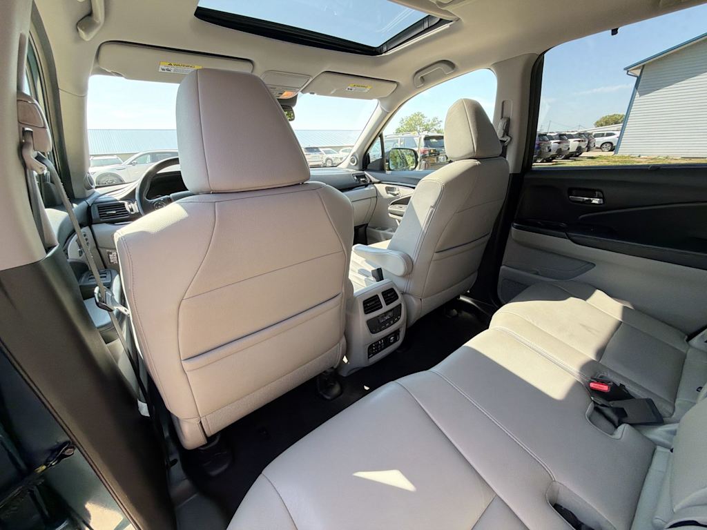 Thumbnail: 2016 Honda Pilot - 12