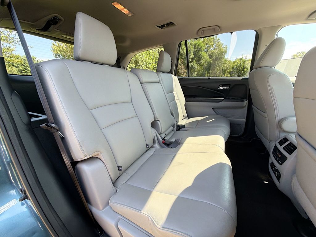 Thumbnail: 2016 Honda Pilot - 26