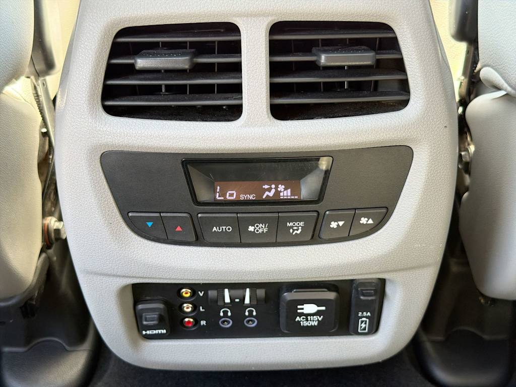 Thumbnail: 2016 Honda Pilot - 33