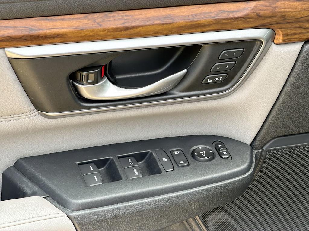 Thumbnail: 2017 Honda CR-V - 23