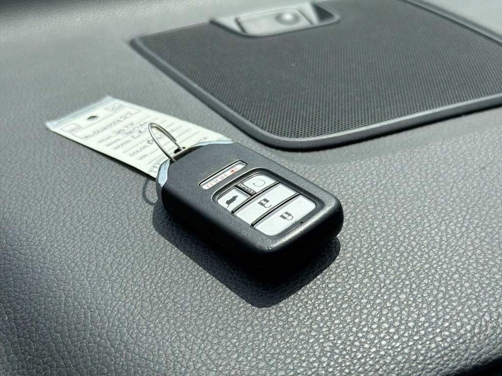 Thumbnail: 2017 Honda CR-V - 18