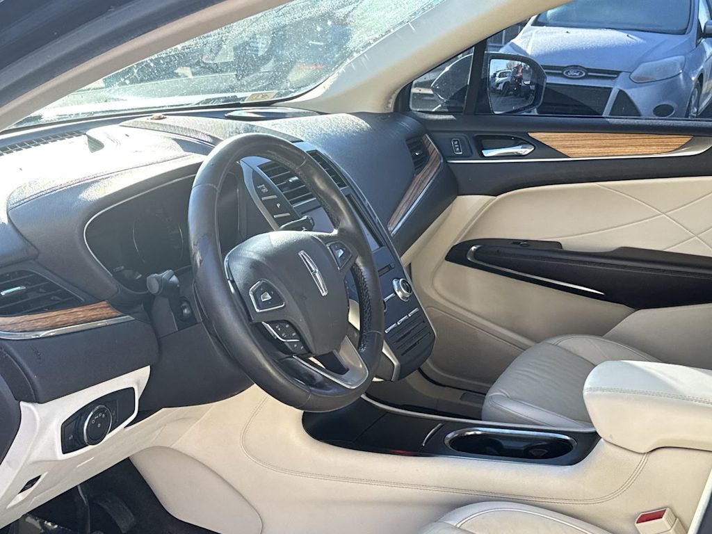 Thumbnail: 2015 Lincoln MKC - 14