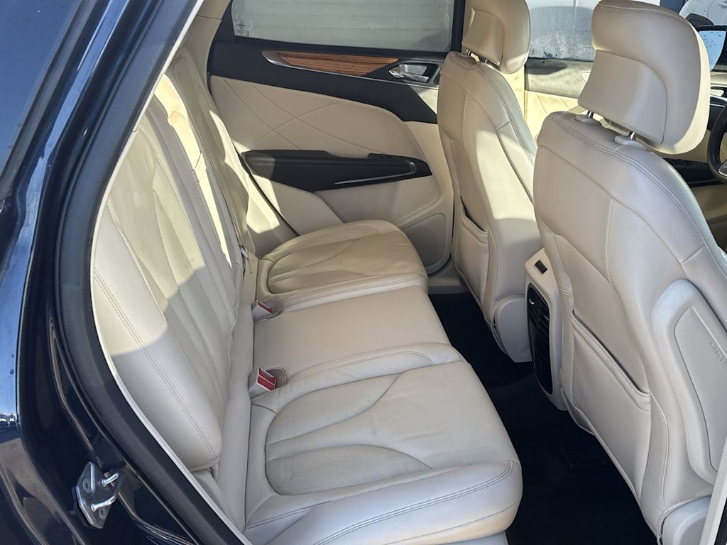 Thumbnail: 2015 Lincoln MKC - 25