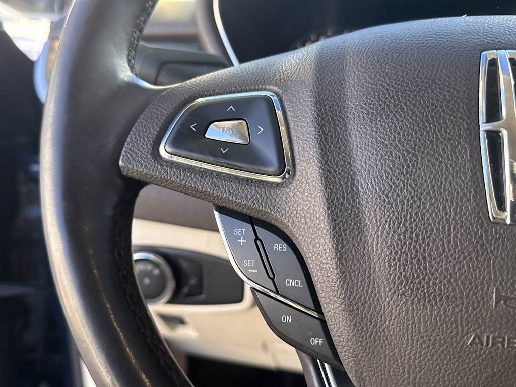 Thumbnail: 2015 Lincoln MKC - 26