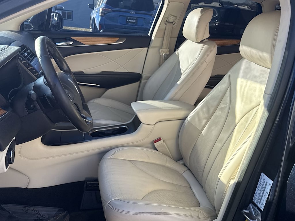 Thumbnail: 2015 Lincoln MKC - 10