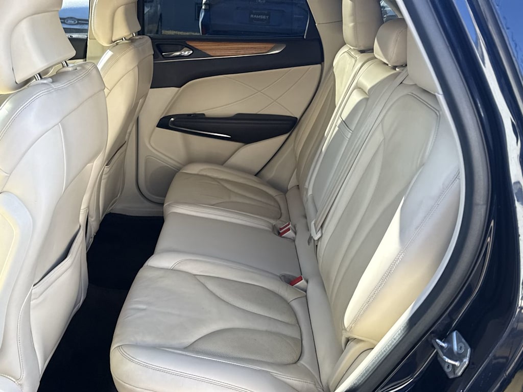 Thumbnail: 2015 Lincoln MKC - 24