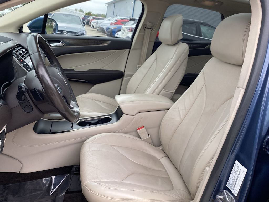 Thumbnail: 2018 Lincoln MKC - 10