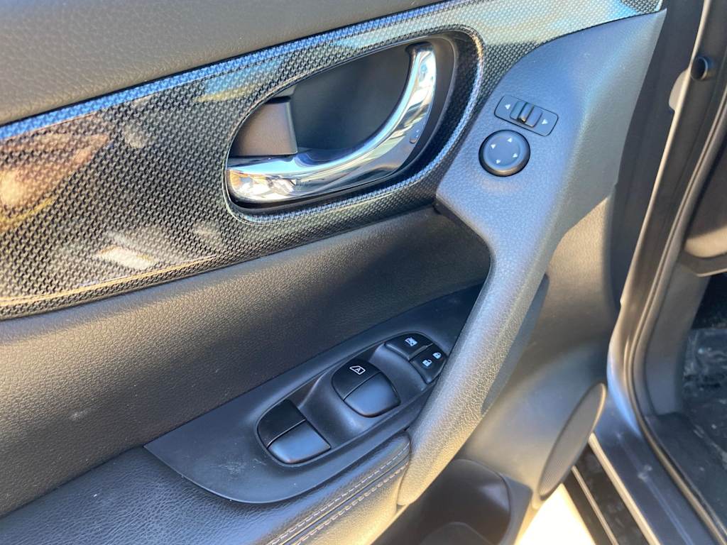 Thumbnail: 2016 Nissan Rogue - 23