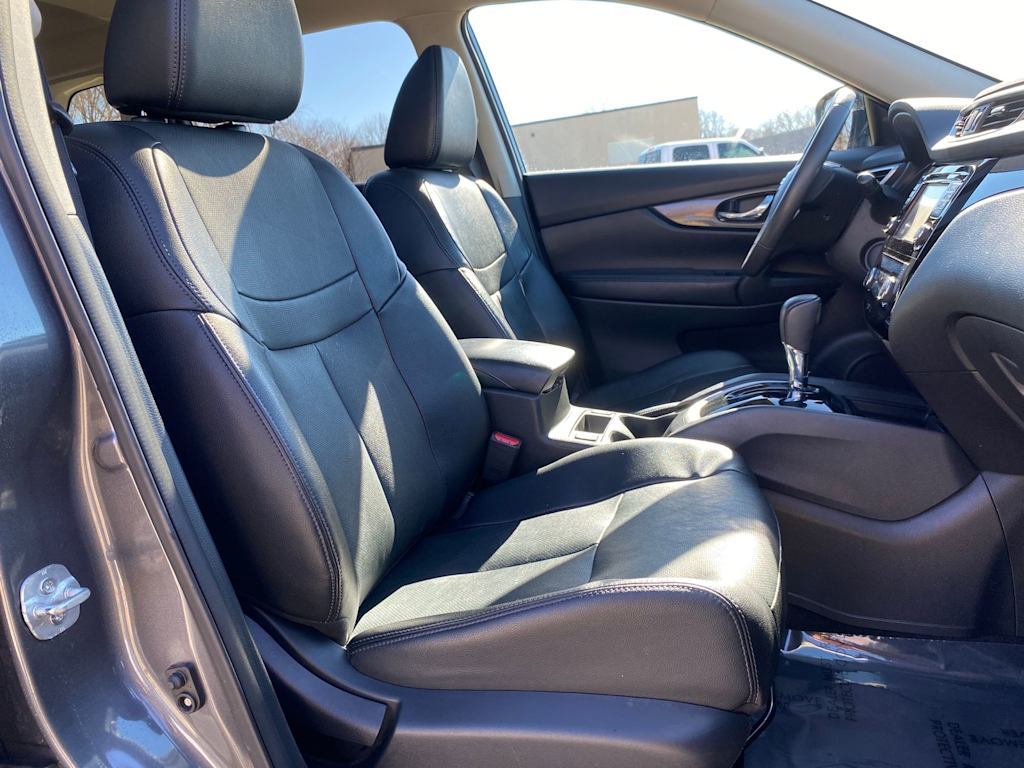 Thumbnail: 2016 Nissan Rogue - 11