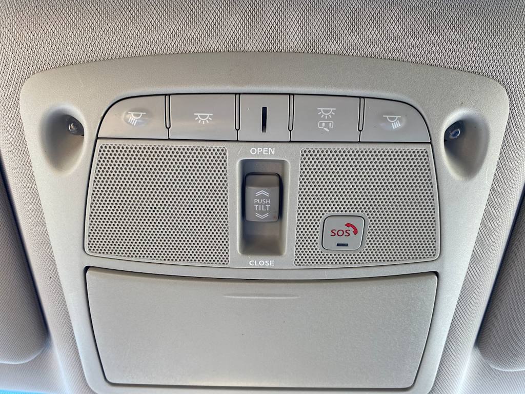 Thumbnail: 2016 Nissan Rogue - 31