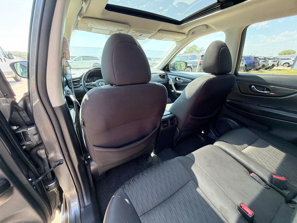 Thumbnail: 2017 Nissan Rogue - 13