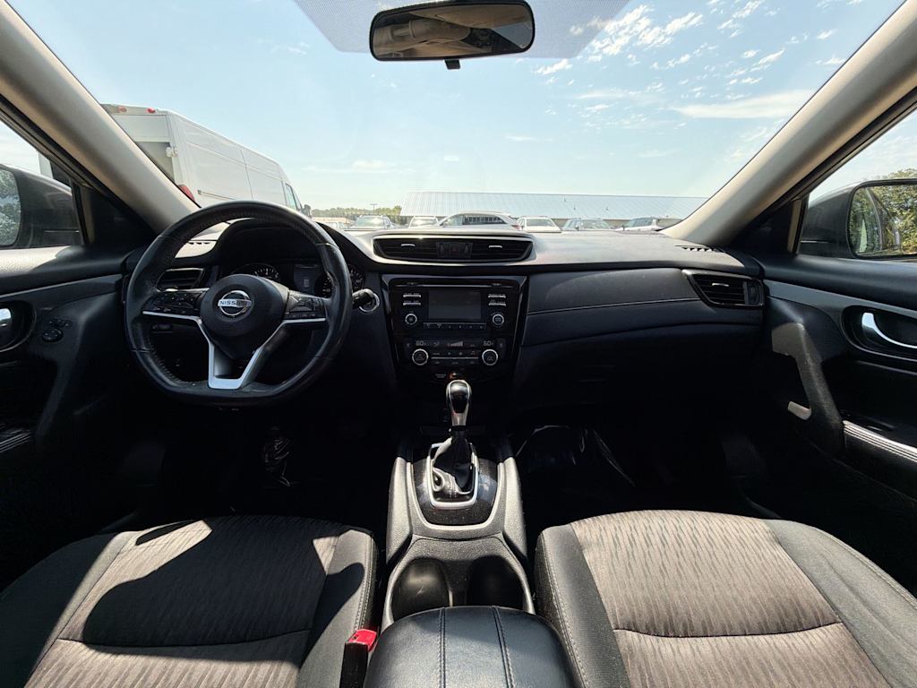 Thumbnail: 2017 Nissan Rogue - 10