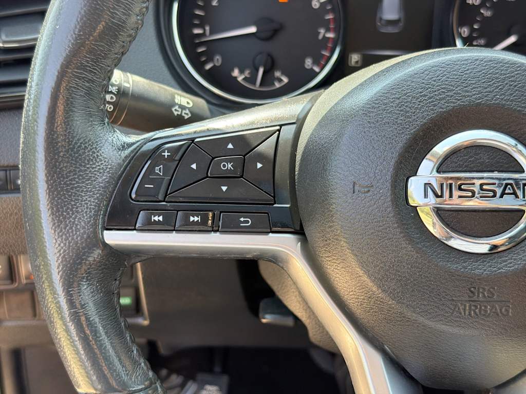 Thumbnail: 2017 Nissan Rogue - 28