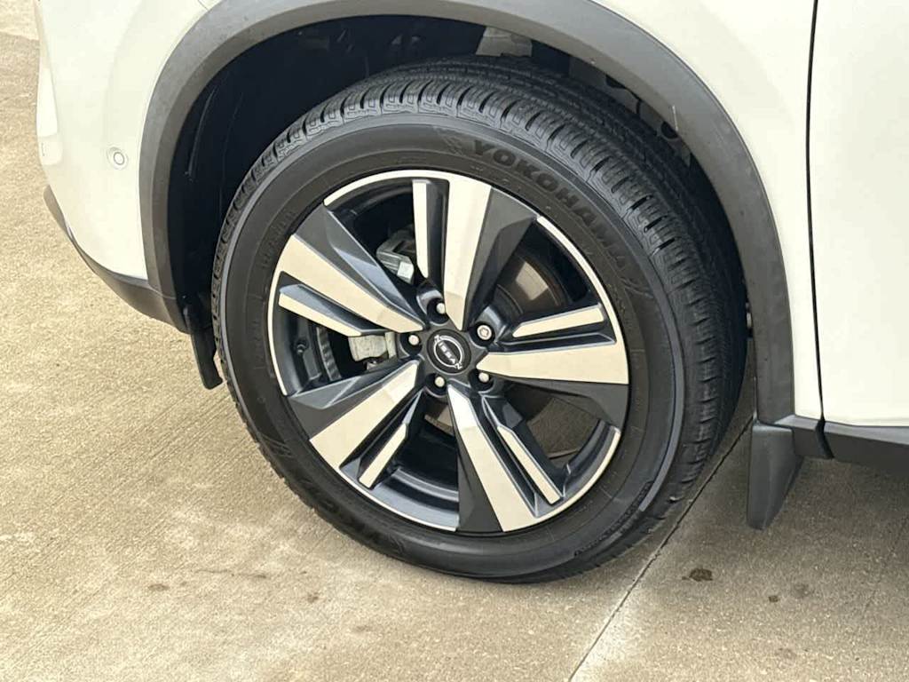 Thumbnail: 2023 Nissan Rogue - 8