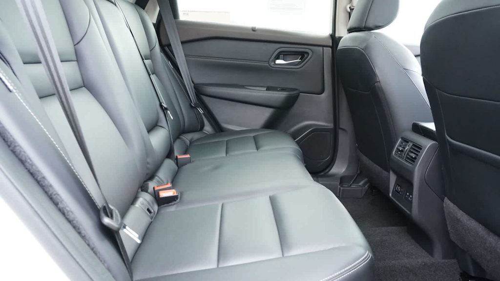 Thumbnail: 2023 Nissan Rogue - 27