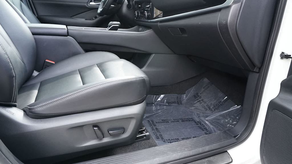 Thumbnail: 2023 Nissan Rogue - 15