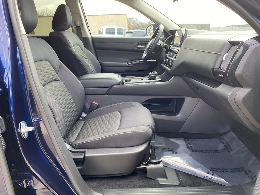 Thumbnail: 2022 Nissan Pathfinder - 11