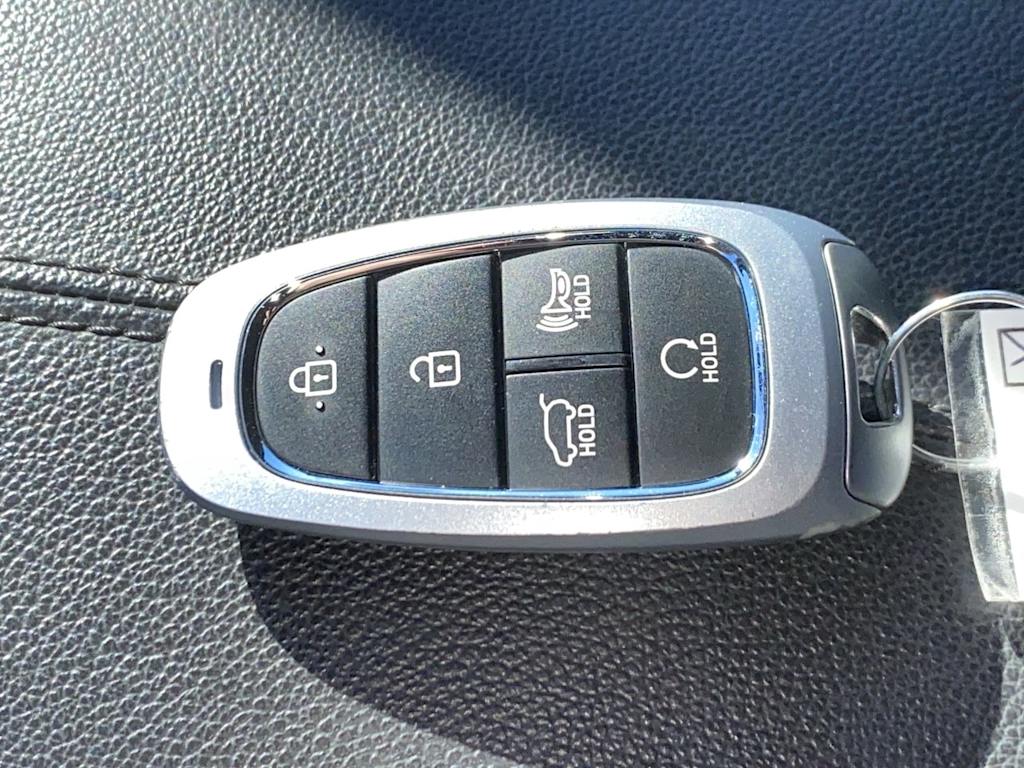Thumbnail: 2022 Hyundai Tucson - 18