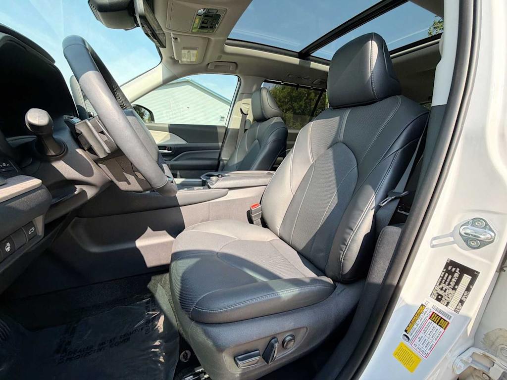 Thumbnail: 2025 Toyota Grand Highlander - 9
