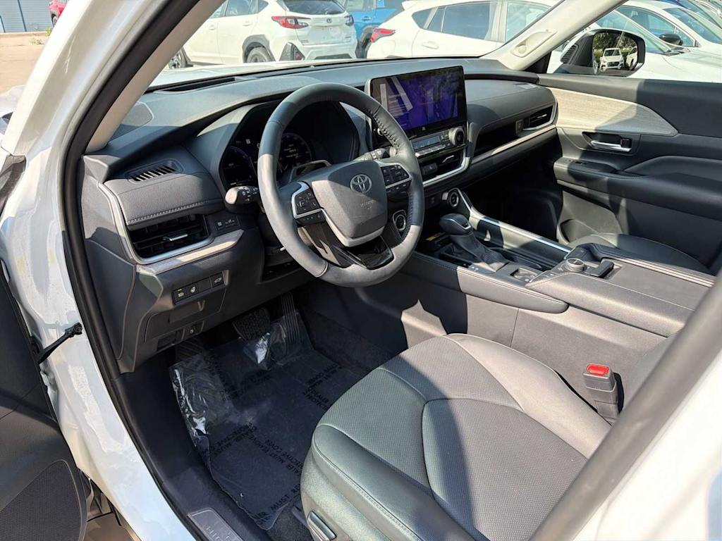 Thumbnail: 2025 Toyota Grand Highlander - 2