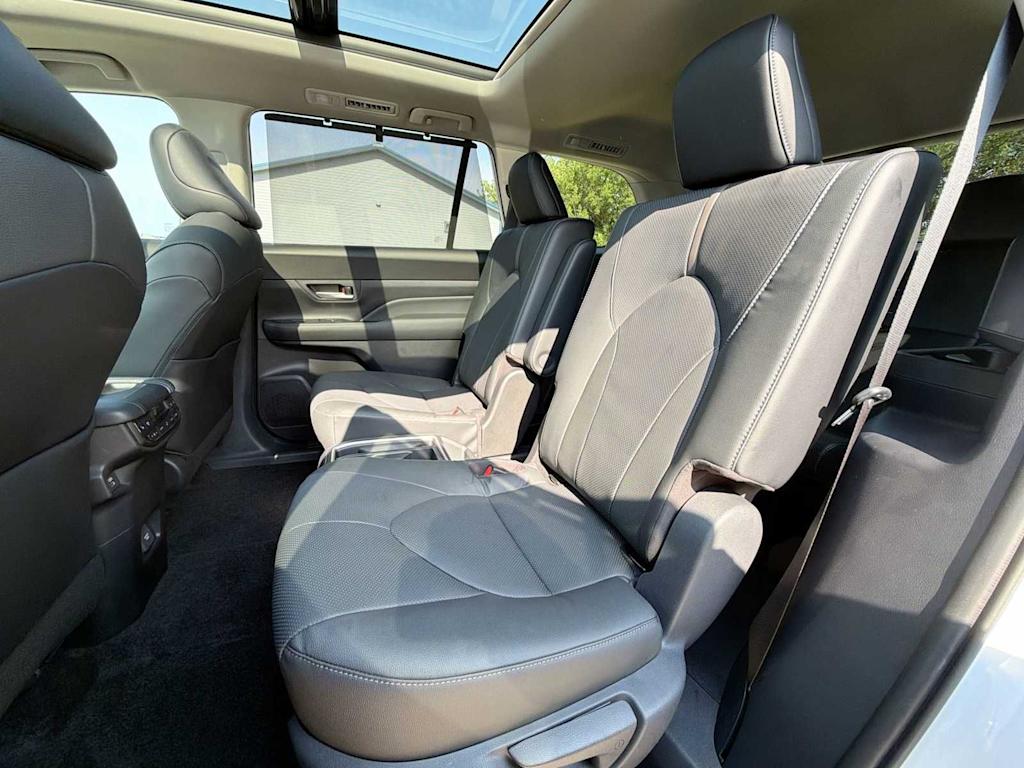 Thumbnail: 2025 Toyota Grand Highlander - 25