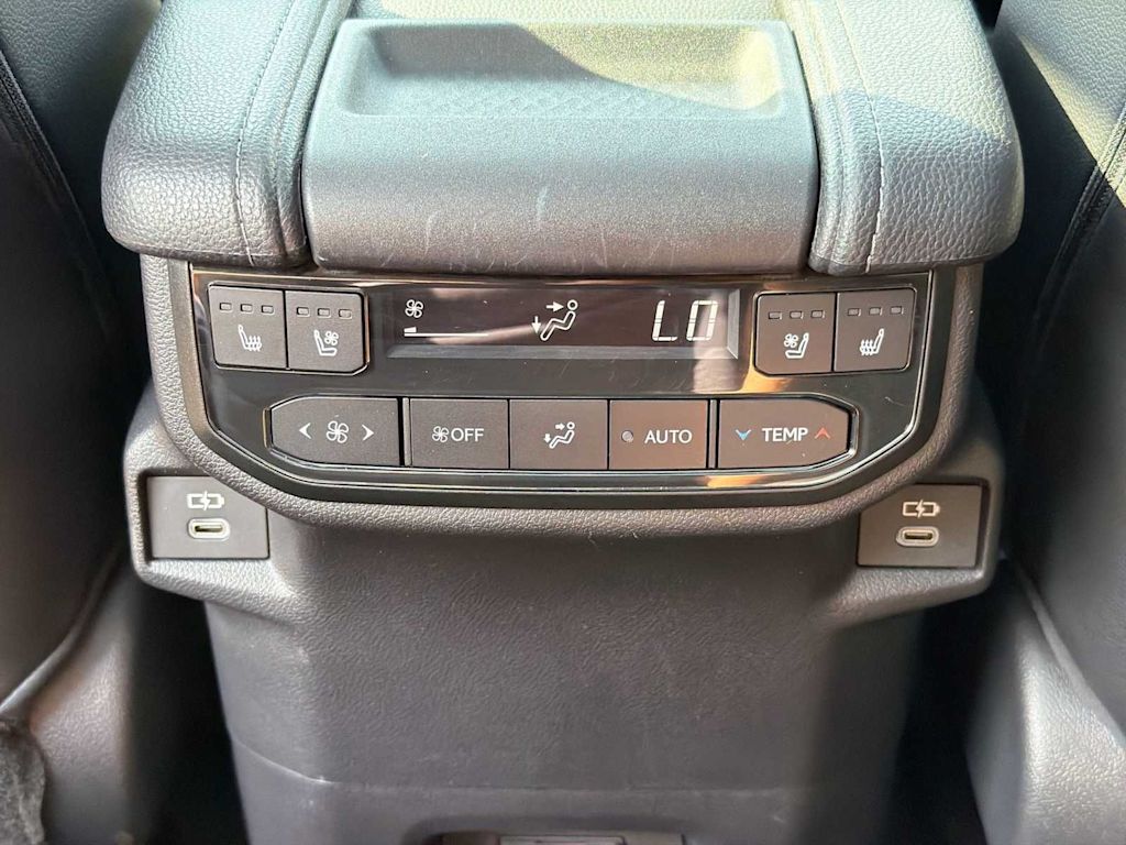 Thumbnail: 2025 Toyota Grand Highlander - 31