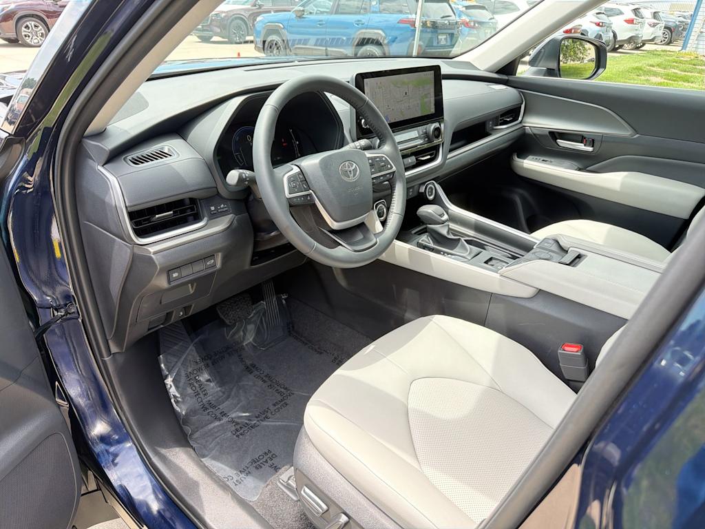 Thumbnail: 2026 Toyota Grand Highlander - 2